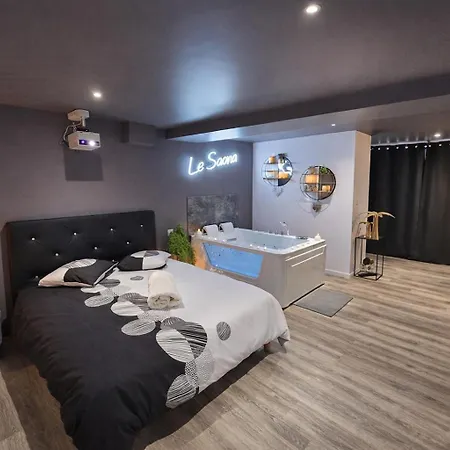 De Luxe Balneo Et Cinema Le Saona *
