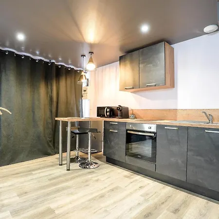 De Luxe Balneo Et Cinema Le Saona Appartement *