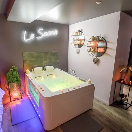 De Luxe Balneo Et Cinema Le Saona Appartement